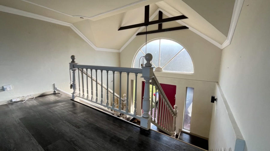 6 Bedroom Property for Sale in Herolds Bay Western Cape